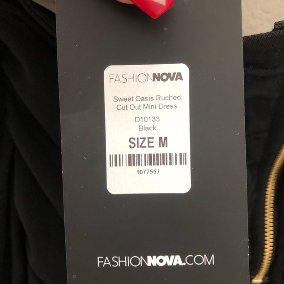 Formal dress - Picture 6 of 6